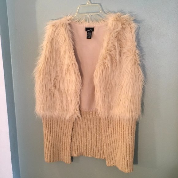 Rue21 Jackets & Blazers - Rue 21 Faux Fur Sweater Vest
